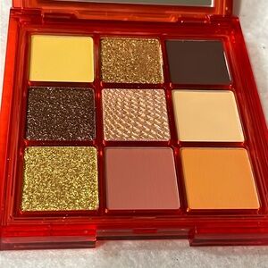 Huda Beauty Tiger Wild Obsessions palette